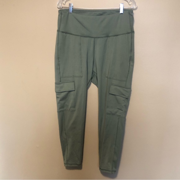 🌼3/$30 | EUC | Ladies Old Navy 3/4 Leggings - Picture 2 of 10